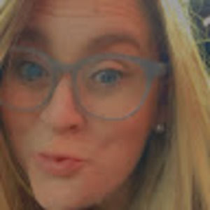 Meet your Posher, Cassandra